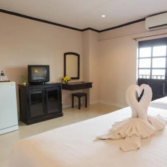 Отель Golden Tulip Essential Pattaya 4* Улучшенный номер с различными типами кроватей фото 30