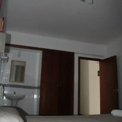 Отель Hostal Las Nieves Стандартный номер с различными типами кроватей (общая ванная комната) фото 34