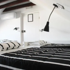 Surf in Chiado Hostel Стандартный семейный номер с двуспальной кроватью (общая ванная комната) фото 4