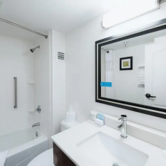 Отель Hampton Inn Meridian 2* Стандартный номер с различными типами кроватей фото 9