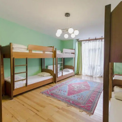 Cheers Hostel Кровать в общем номере с двухъярусной кроватью