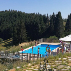 Отель Amampuri Village бассейн