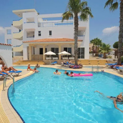 Petrosana Hotel Apartments детские мероприятия фото 2