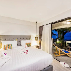 Отель Thai Kamala Beach Front Улучшенный номер двуспальная кровать фото 36