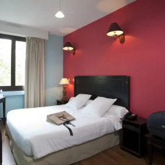 Отель Hôtel Berlioz 3* Улучшенный номер с двуспальной кроватью