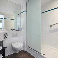 Отель DoubleTree By Hilton London Excel 4* Люкс с различными типами кроватей фото 6