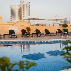 Arabian Dreams Deluxe Hotel Apartments бассейн