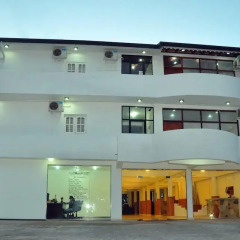 Lanka Beach Hotel парковка