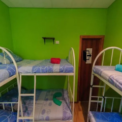 Гостиница Yourhostel Svyatoshino бассейн