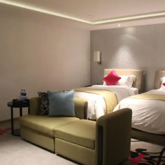 Wongtee V Hotel 5* Улучшенный номер с 2 отдельными кроватями фото 2