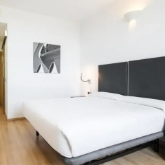 Hotel ILUNION Aqua 3 3* Стандартный номер с разными типами кроватей фото 8