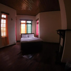 Nuwara Eliya Hostel by Backpack Lanka Стандартный номер с двуспальной кроватью (общая ванная комната) фото 3