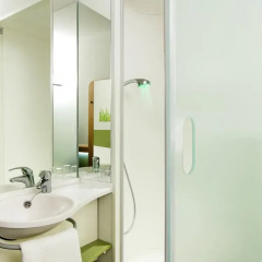 Отель ibis budget Edinburgh Park Великобритания, Эдинбург - отзывы, цены и фото номеров - забронировать отель ibis budget Edinburgh Park онлайн ванная фото 2