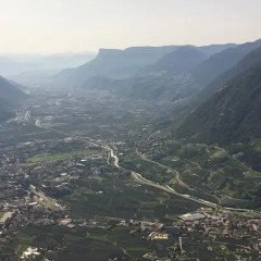 Отель Portici Merano Меран приотельная территория