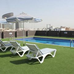 Отель Royal Ascot Hotel Apartment - Kirklees 2 ОАЭ, Дубай - отзывы, цены и фото номеров - забронировать отель Royal Ascot Hotel Apartment - Kirklees 2 онлайн бассейн фото 3