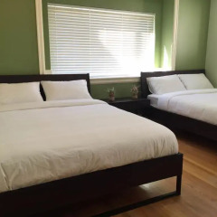 Отель Lily's Bed & Breakfast by Elevate Rooms Канада, Бурнаби - отзывы, цены и фото номеров - забронировать отель Lily's Bed & Breakfast by Elevate Rooms онлайн комната для гостей фото 2