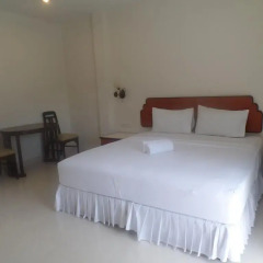 Отель Kasemsuk Guesthouse комната для гостей фото 4