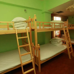 Отель Zhengfu Caotang Decent Inn 2* Кровать в общем номере с двухъярусной кроватью