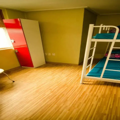 Kimchee Sinchon Guesthouse - Hostel Стандартный номер с 2 отдельными кроватями фото 8