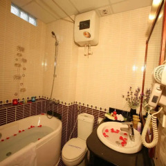Отель Hanoi Guesthouse Улучшенный номер фото 2