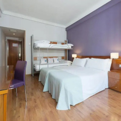 Hotel Madrid Centro, managed by Meliá 3* Стандартный семейный номер с двуспальной кроватью фото 4