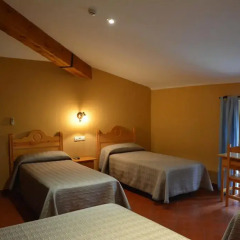 Отель Hostal San Miguel Стандартный семейный номер фото 5