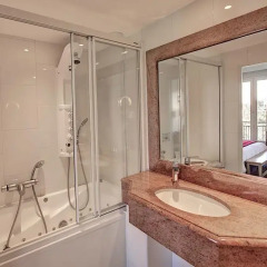 Отель Hôtel du Midi Paris Montparnasse 3* Улучшенный номер с двуспальной кроватью фото 6