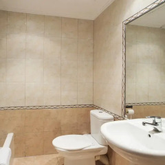 Отель Fira Guest House ванная фото 2