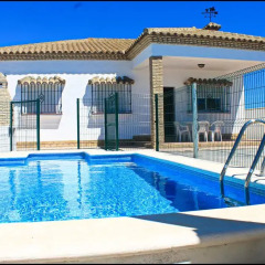Отель Chalet Pinares de Roche Испания, Кониль-де-ла-Фронтера - отзывы, цены и фото номеров - забронировать отель Chalet Pinares de Roche онлайн бассейн фото 3