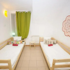 Хостел VELOHOSTEL Marata Стандартный номер с 2 отдельными кроватями фото 2