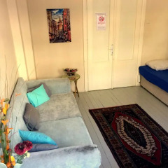 Levanten Hostel Стандартный семейный номер разные типы кроватей (общая ванная комната) фото 4