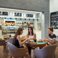 Отель Burgu Arjaan by Rotana Istanbul Asia гостиничный бар