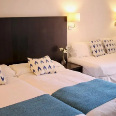 Отель Hostal Jakiton Стандартный номер с различными типами кроватей