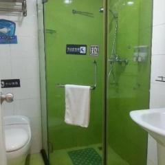 Отель 7 Days Inn Shenzhen Huaqiangbei Yannan Metro Station Branch Китай, Шэньчжэнь - отзывы, цены и фото номеров - забронировать отель 7 Days Inn Shenzhen Huaqiangbei Yannan Metro Station Branch онлайн ванная