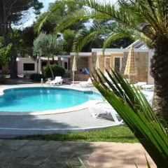 Отель Apartamentos Playa Calan Blanes Кала-эн-Бланес бассейн