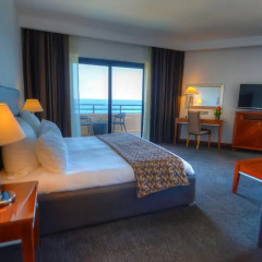 Отель Radisson Blu Resort, Malta St. Julian's 5* Люкс с различными типами кроватей фото 7