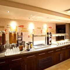 Отель Premier Inn Glasgow Pacific Quay питание фото 4