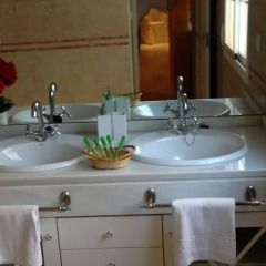 Апартаменты Quartos City Apartments Carmona Апартаменты с различными типами кроватей фото 3