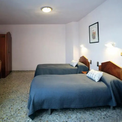 Отель Hostal la Carrasca Стандартный номер с 2 отдельными кроватями фото 4