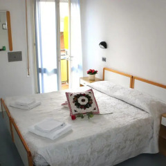 Hotel Quisisana Riccione 2* Стандартный номер с различными типами кроватей фото 11