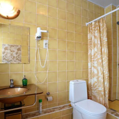 Гостиница 12 Месяцев 3* Стандартный семейный номер разные типы кроватей