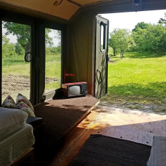 Отель Cob camp Ихтиман комната для гостей фото 2