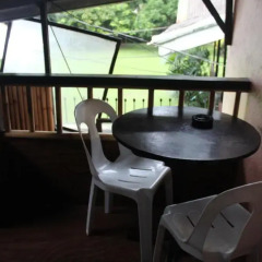 Отель Dave's Straw Hat Inn балкон