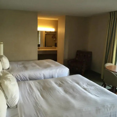 Отель Vagabond Inn Los Angeles at USC 2* Стандартный номер с различными типами кроватей