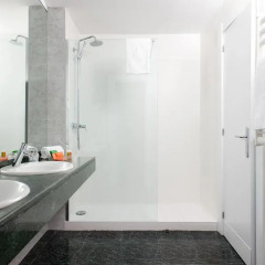 Отель NH Collection Villa de Bilbao 4* Улучшенный номер с различными типами кроватей фото 3