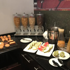 Hotel Tach Madrid Airport в номере