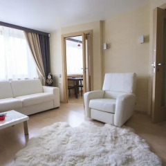 Апартаменты Grandvill Apartments on Karla Marksa Мурманск комната для гостей фото 4