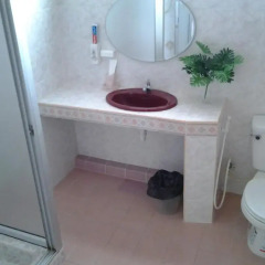 Отель AT. Center Guesthouse and Motorbike Pattaya ванная