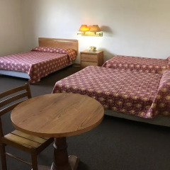 Tamuning Plaza Hotel 2* Стандартный семейный номер с разными типами кроватей фото 4