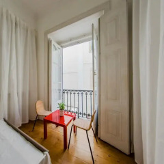 Отель Happy Reception Boutique Hostel Bairro Alto Португалия, Лиссабон - отзывы, цены и фото номеров - забронировать отель Happy Reception Boutique Hostel Bairro Alto онлайн балкон